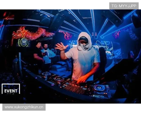 扎克拉文训练完直接去夜店蹦迪？这体力也太离谱了