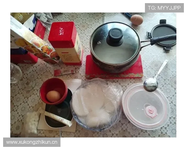 胡金秋家里冰箱塞满蛋白粉，连饮料都是无糖的